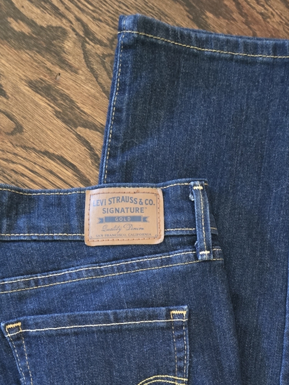 levi’s signature mid rise straight jeans | size 26 | dark wash denim - Picture 5 of 5